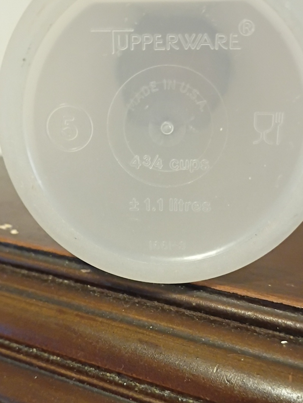 Two Tall Tupperware Spaghetti Containers - Picture 5 of 6